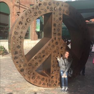 Meet your Posher, Laura